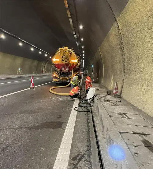 绛县隧道排水渠清淤